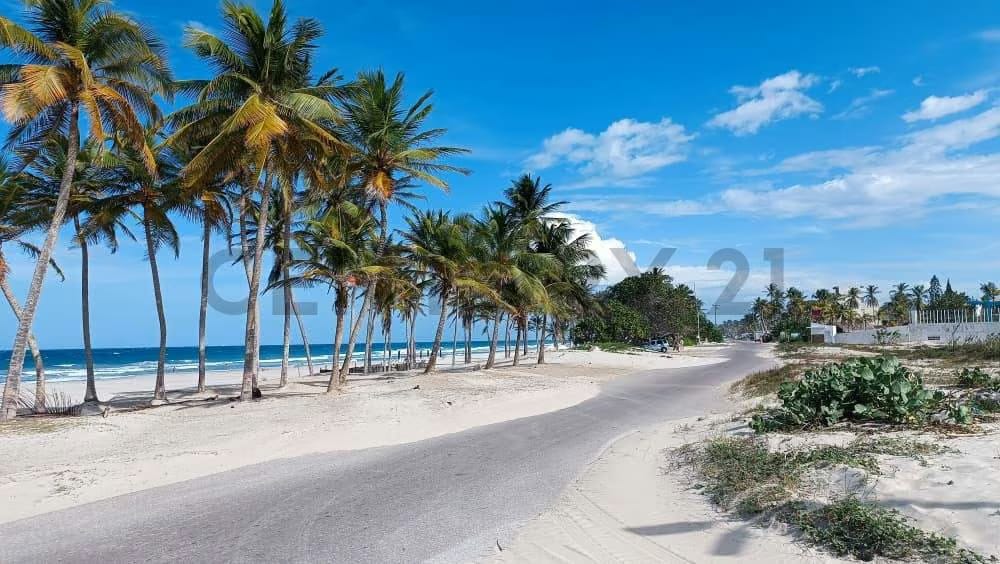 Terreno en Venta en La Exclusiva Playa El Agua Lote ideal para invertir. - 16