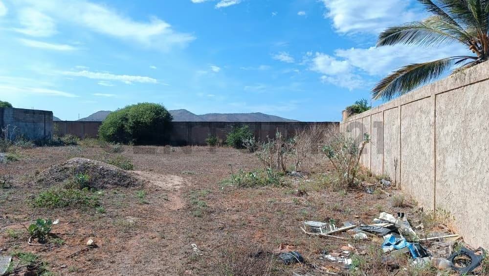 Terreno en Venta en La Exclusiva Playa El Agua Lote ideal para invertir. - 3