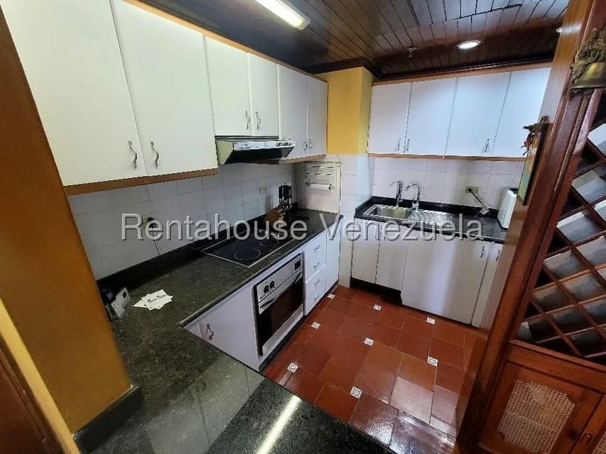 Apartamento (1 Nivel) en Alquiler en Chuao, Distrito Metropolitano - 10