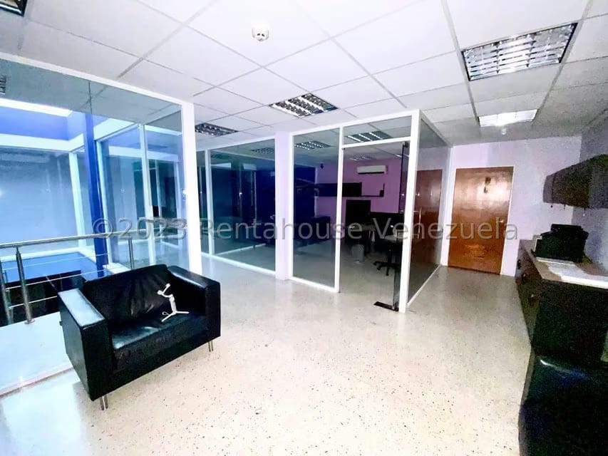 Comercial (Galpon - Deposito) en Venta en Zona Industrial 2, Lara - 48