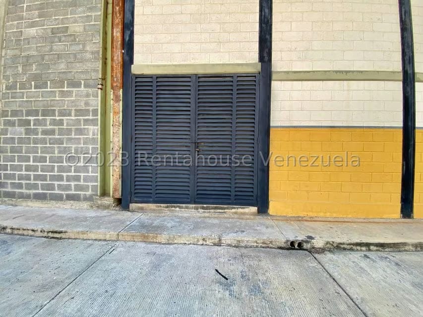 Comercial (Galpon - Deposito) en Venta en Zona Industrial 2, Lara - 63