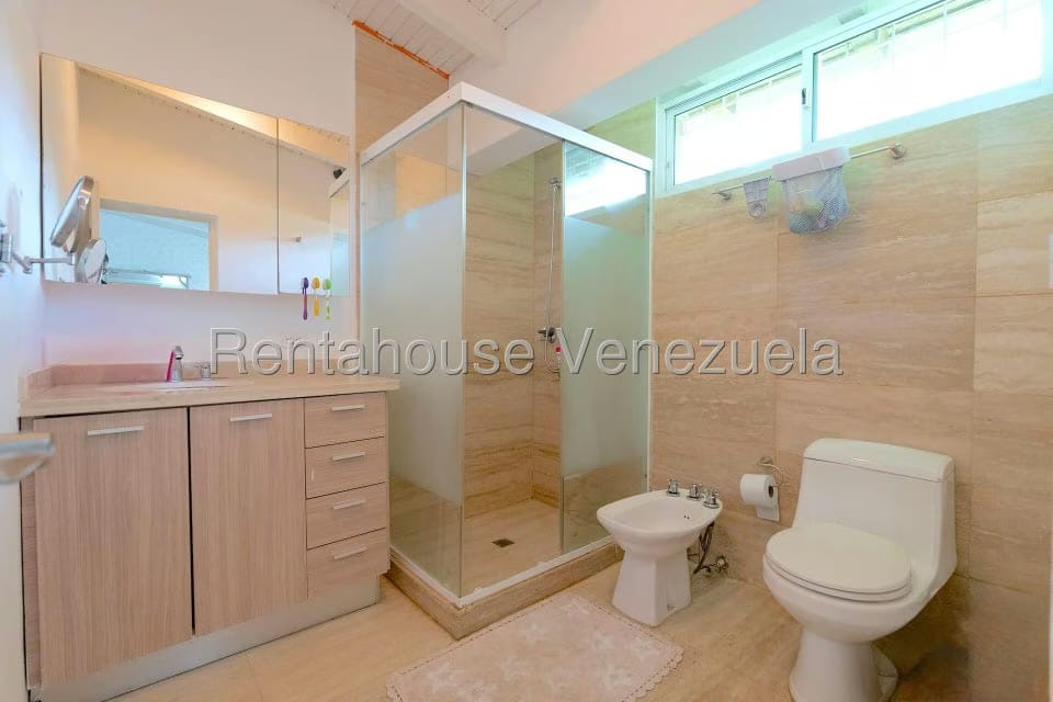 Casa (1 Nivel) en Venta en La Lagunita Country Club, Distrito Metropolitano - 36