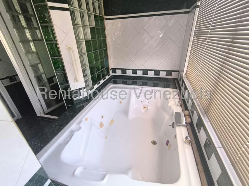 Apartamento (1 Nivel) en Venta en El Bosque, Carabobo - 60