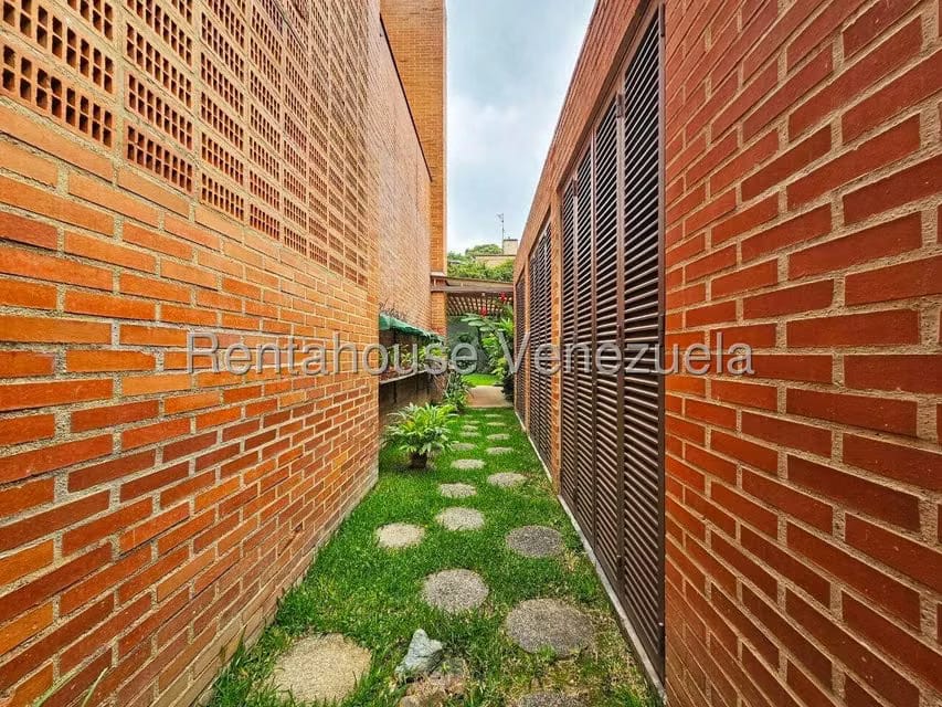 Casa (Duplex) en Venta en La Floresta, Distrito Metropolitano - 26
