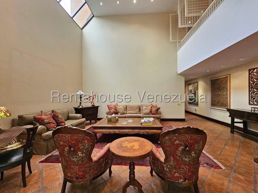 Casa (Duplex) en Venta en La Floresta, Distrito Metropolitano - 28