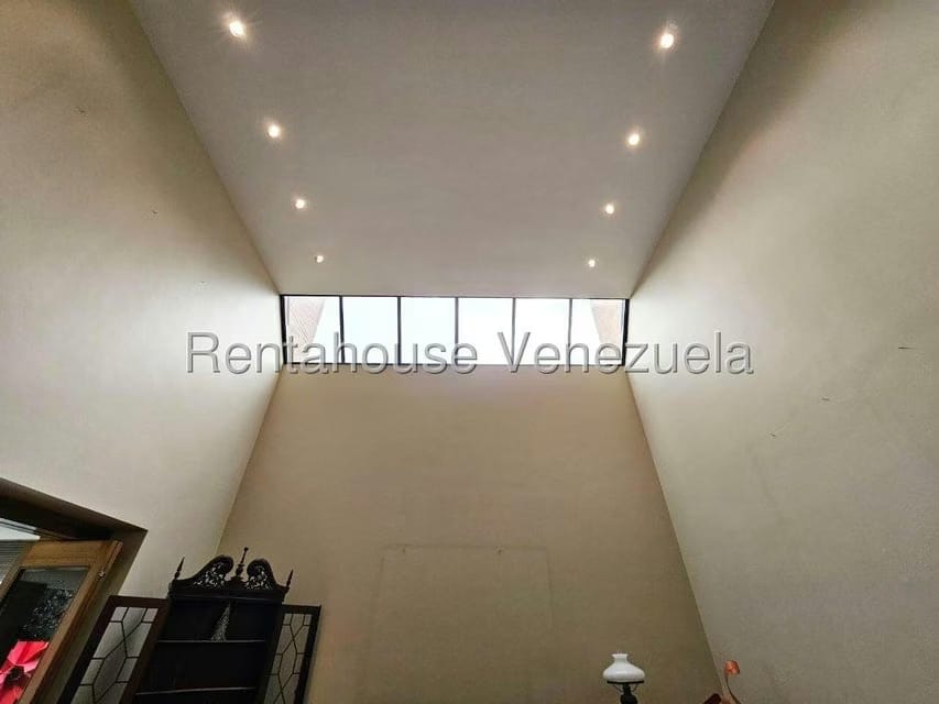 Casa (Duplex) en Venta en La Floresta, Distrito Metropolitano - 31