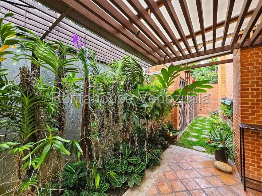 Casa (Duplex) en Venta en La Floresta, Distrito Metropolitano - 35