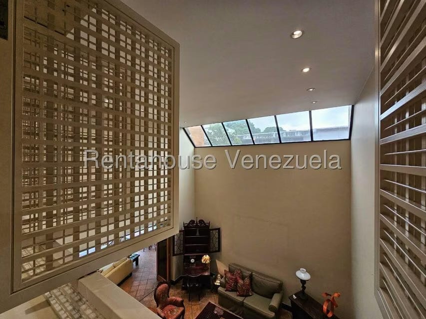 Casa (Duplex) en Venta en La Floresta, Distrito Metropolitano - 41