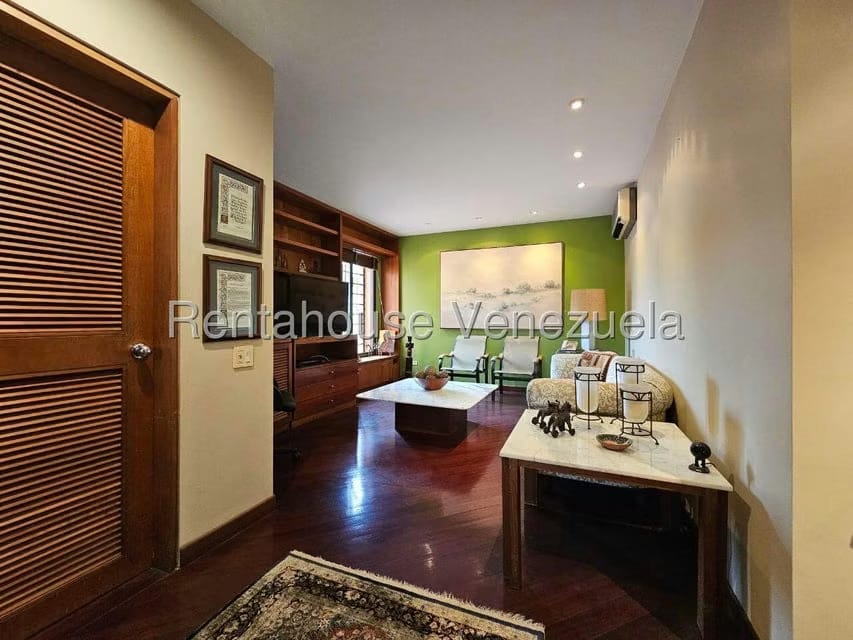 Casa (Duplex) en Venta en La Floresta, Distrito Metropolitano - 42