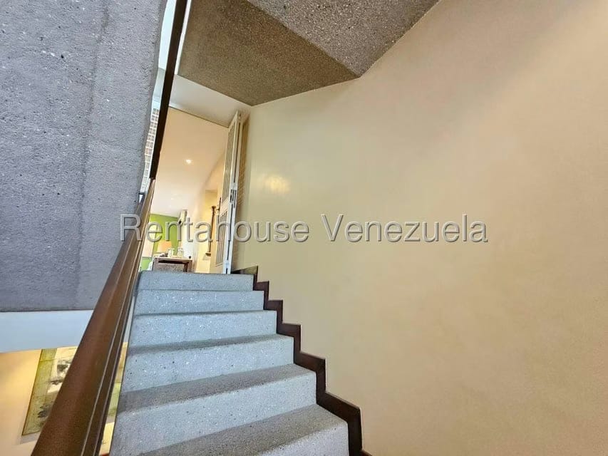 Casa (Duplex) en Venta en La Floresta, Distrito Metropolitano - 45