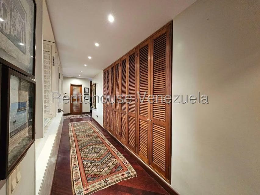 Casa (Duplex) en Venta en La Floresta, Distrito Metropolitano - 50