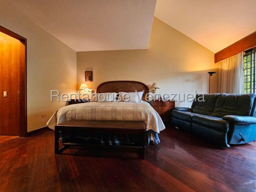 Casa (Duplex) en Venta en La Floresta, Distrito Metropolitano - 51