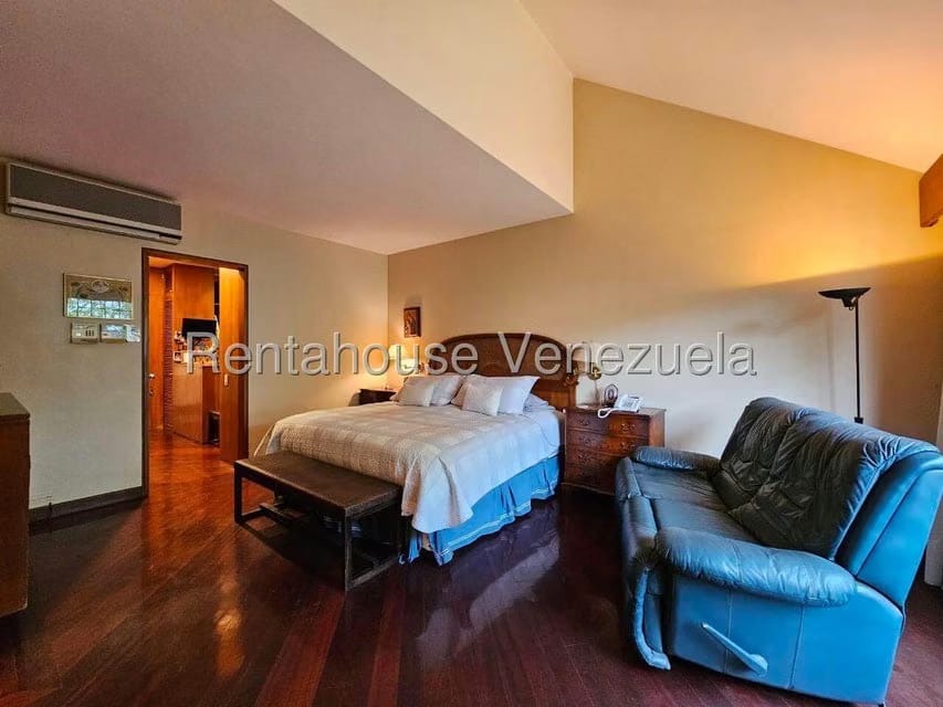 Casa (Duplex) en Venta en La Floresta, Distrito Metropolitano - 52
