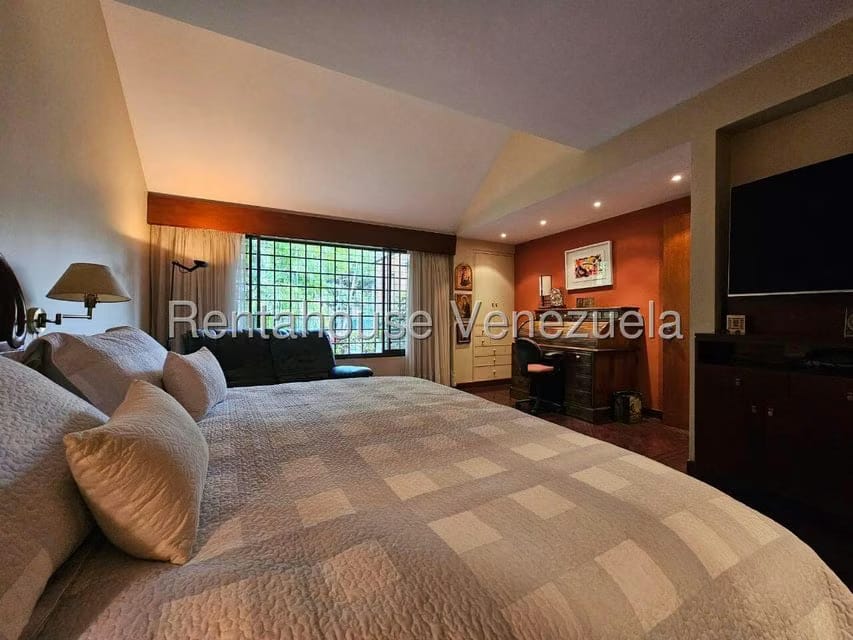 Casa (Duplex) en Venta en La Floresta, Distrito Metropolitano - 55