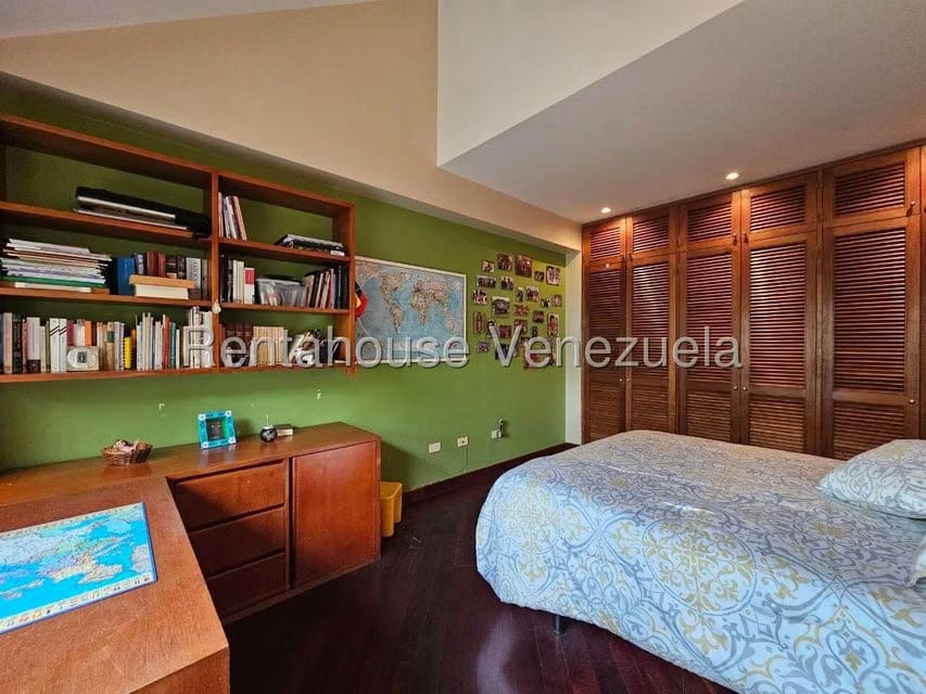 Casa (Duplex) en Venta en La Floresta, Distrito Metropolitano - 62