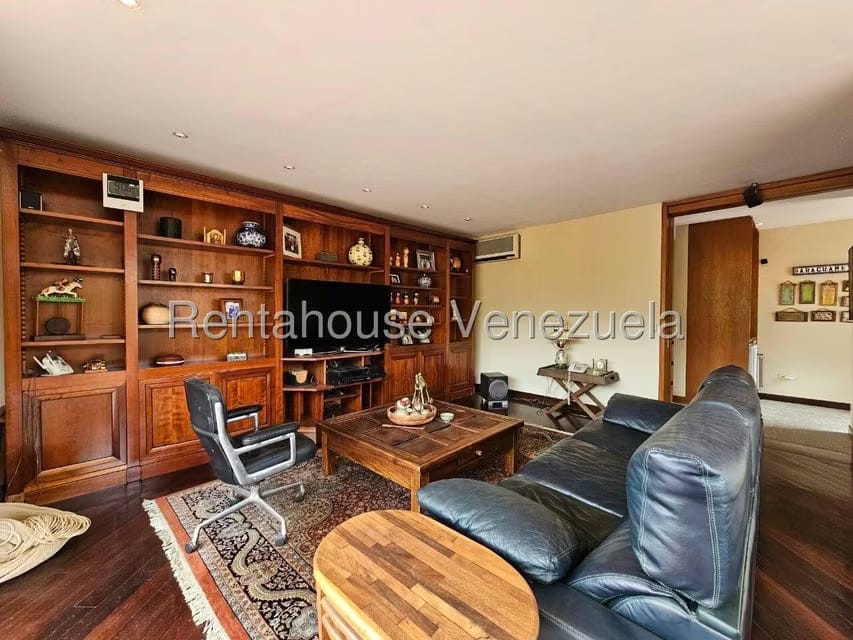 Casa (Duplex) en Venta en La Floresta, Distrito Metropolitano - 76