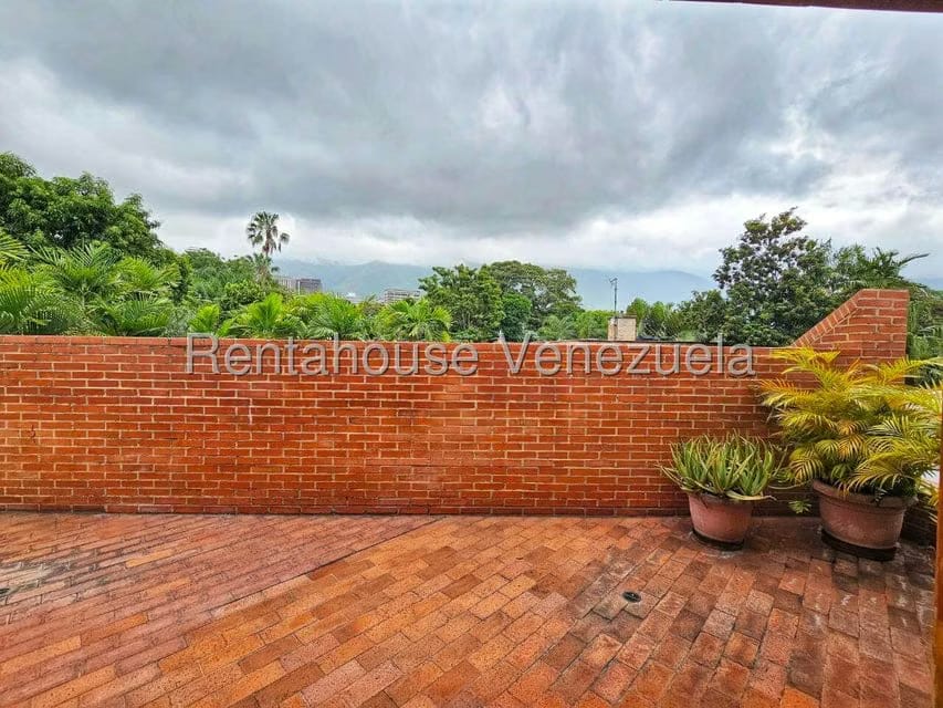 Casa (Duplex) en Venta en La Floresta, Distrito Metropolitano - 78