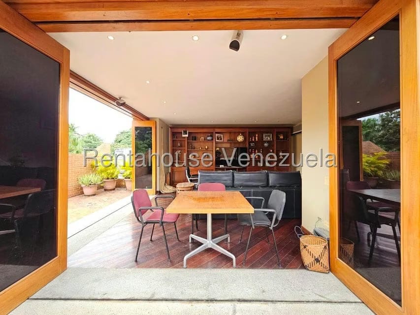 Casa (Duplex) en Venta en La Floresta, Distrito Metropolitano - 81