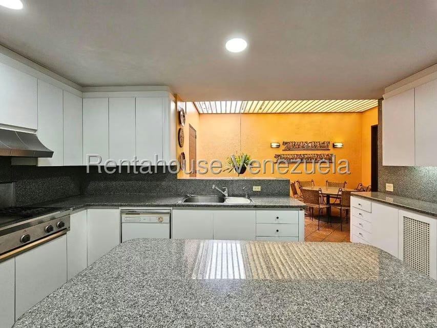 Casa (Duplex) en Venta en La Floresta, Distrito Metropolitano - 90