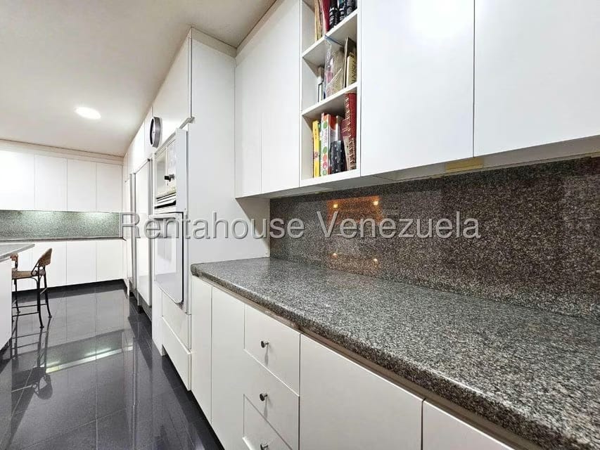 Casa (Duplex) en Venta en La Floresta, Distrito Metropolitano - 91