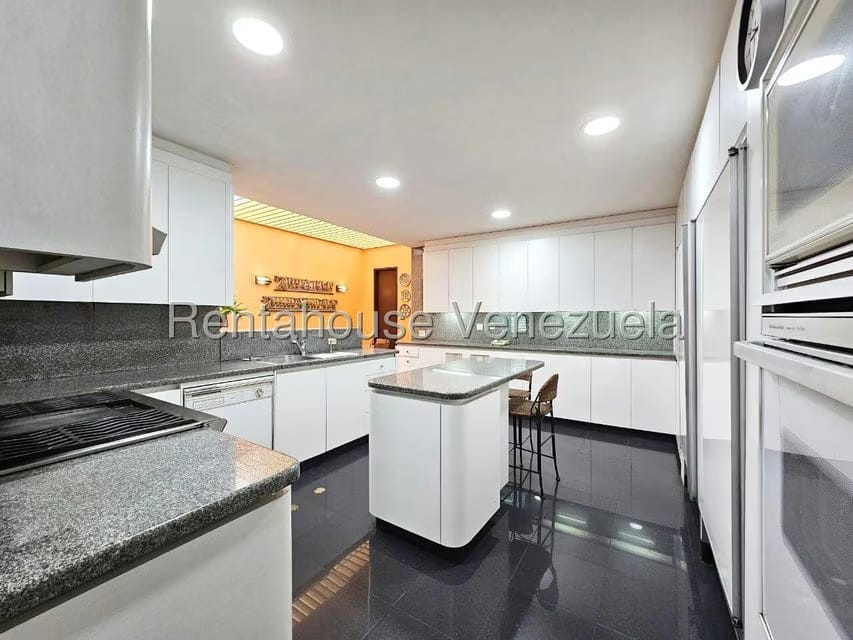 Casa (Duplex) en Venta en La Floresta, Distrito Metropolitano - 92