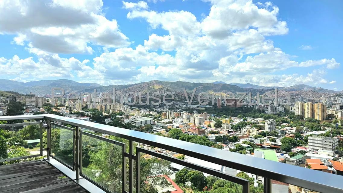 Casa (Multipes Niveles) en Venta en Colinas de Los Chaguaramos, Distrito Metropolitano - 11