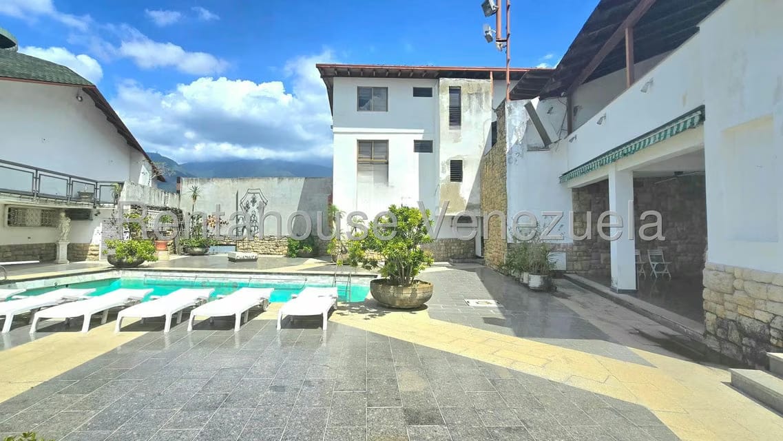 Casa (Multipes Niveles) en Venta en Colinas de Los Chaguaramos, Distrito Metropolitano - 3