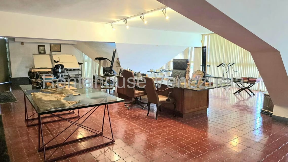 Casa (Multipes Niveles) en Venta en Colinas de Los Chaguaramos, Distrito Metropolitano - 23