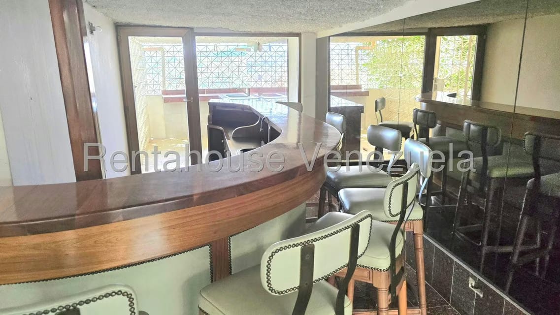 Casa (Multipes Niveles) en Venta en Colinas de Los Chaguaramos, Distrito Metropolitano - 24
