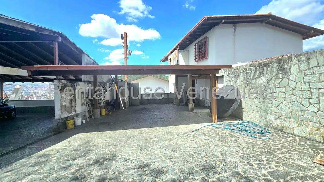 Casa (Multipes Niveles) en Venta en Colinas de Los Chaguaramos, Distrito Metropolitano - 30