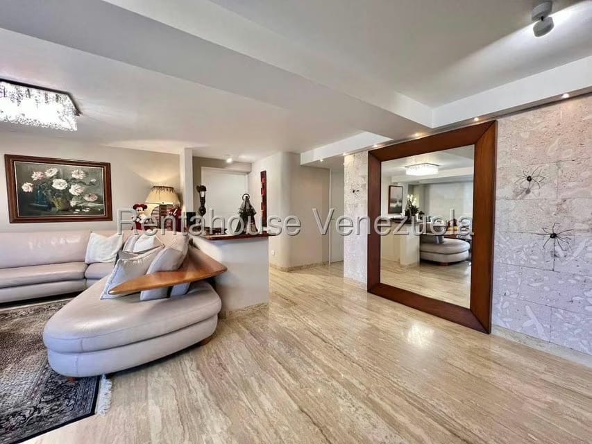 Apartamento (Duplex) en Venta en Los Samanes, Distrito Metropolitano - 3