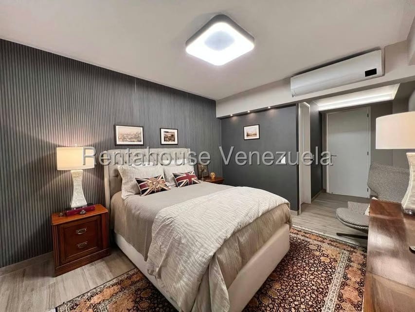 Apartamento (Duplex) en Venta en Los Samanes, Distrito Metropolitano - 25