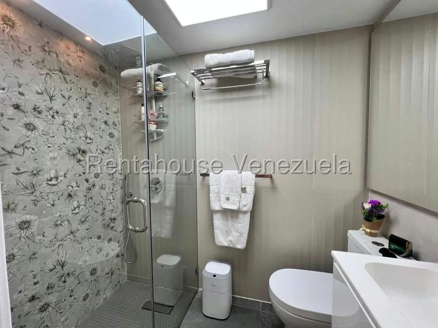 Apartamento (Duplex) en Venta en Los Samanes, Distrito Metropolitano - 29