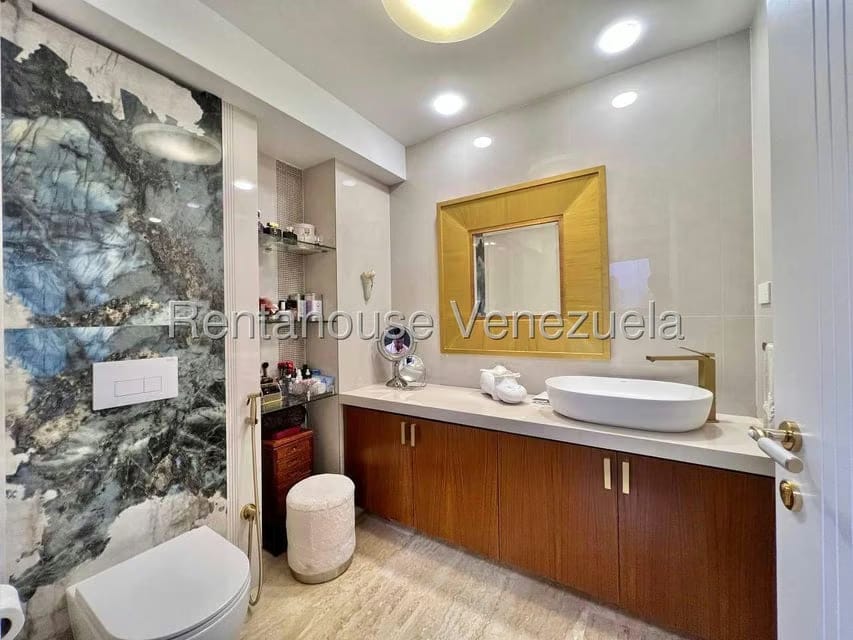 Apartamento (Duplex) en Venta en Los Samanes, Distrito Metropolitano - 36