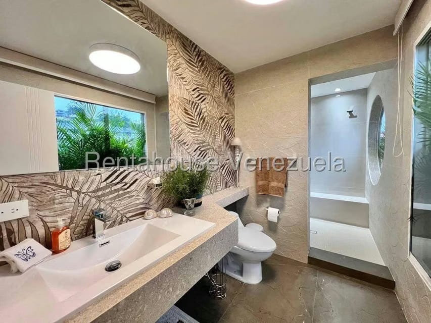 Apartamento (Duplex) en Venta en Los Samanes, Distrito Metropolitano - 53