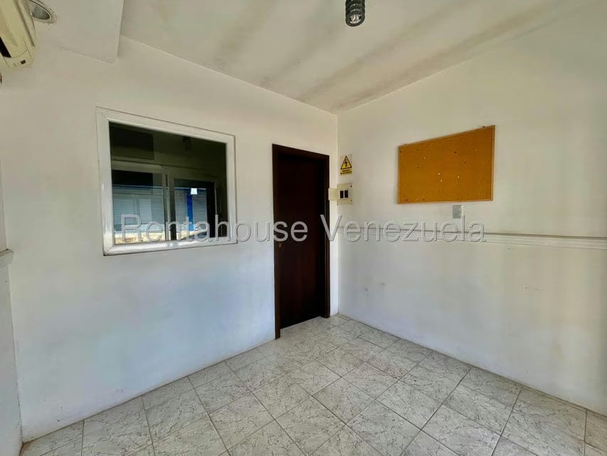 Comercial (Local Comercial) en Alquiler en Punto Fijo, Falcon - 3
