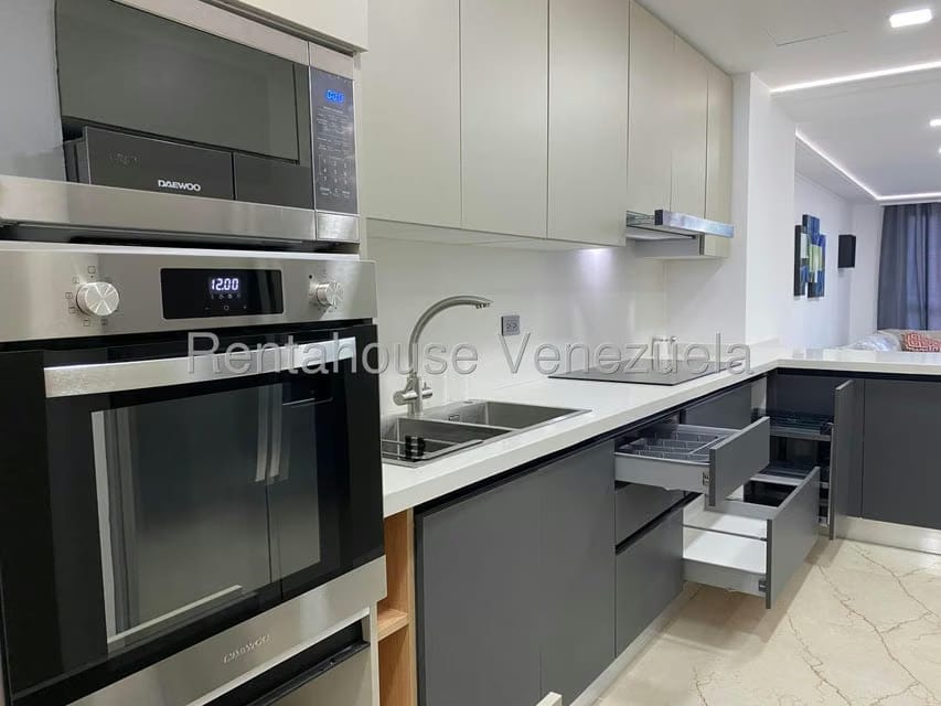 Apartamento (1 Nivel) en Alquiler en Escampadero, Distrito Metropolitano - 12