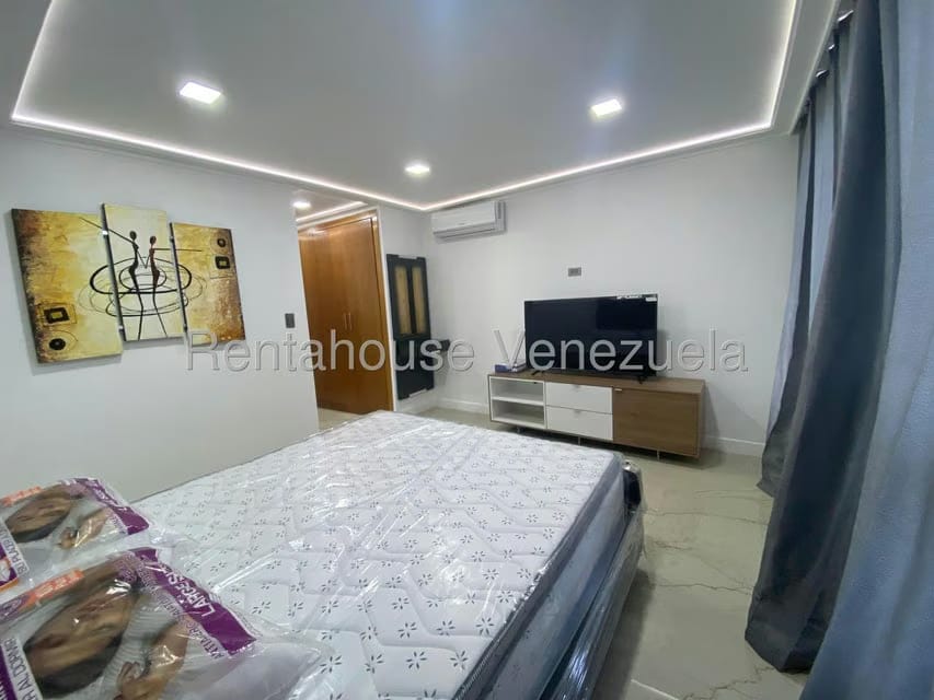 Apartamento (1 Nivel) en Alquiler en Escampadero, Distrito Metropolitano - 17