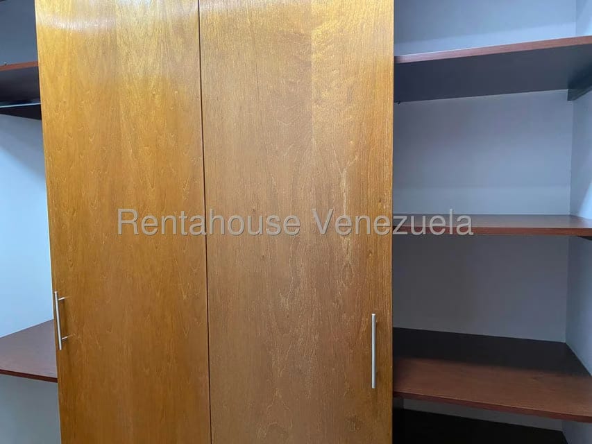 Apartamento (1 Nivel) en Alquiler en Escampadero, Distrito Metropolitano - 19