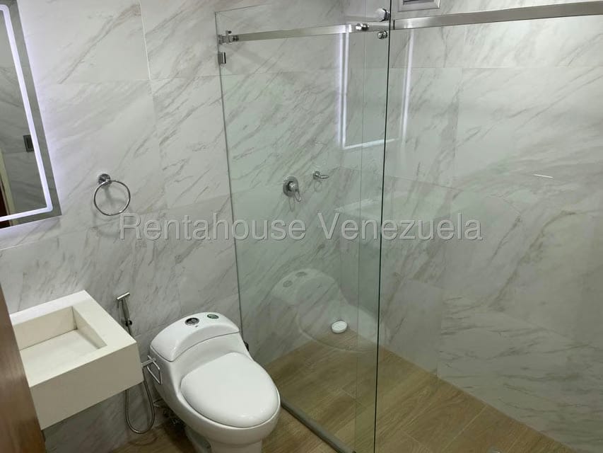 Apartamento (1 Nivel) en Alquiler en Escampadero, Distrito Metropolitano - 22