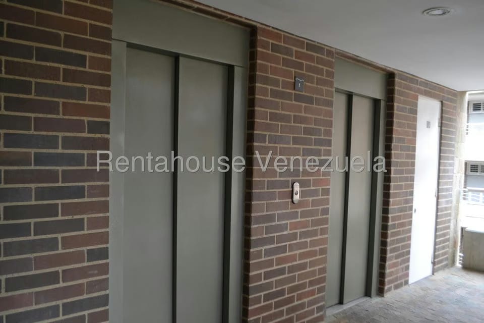 Apartamento (1 Nivel) en Alquiler en Escampadero, Distrito Metropolitano - 26