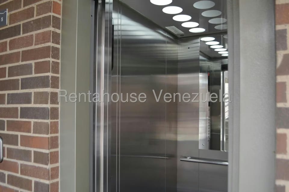 Apartamento (1 Nivel) en Alquiler en Escampadero, Distrito Metropolitano - 27