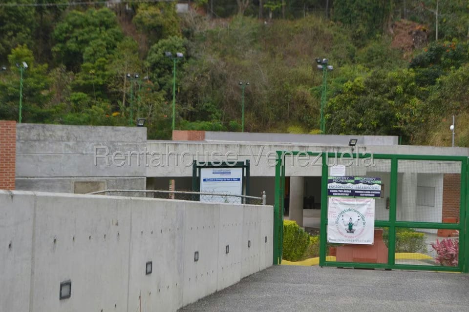 Apartamento (1 Nivel) en Alquiler en Escampadero, Distrito Metropolitano - 40