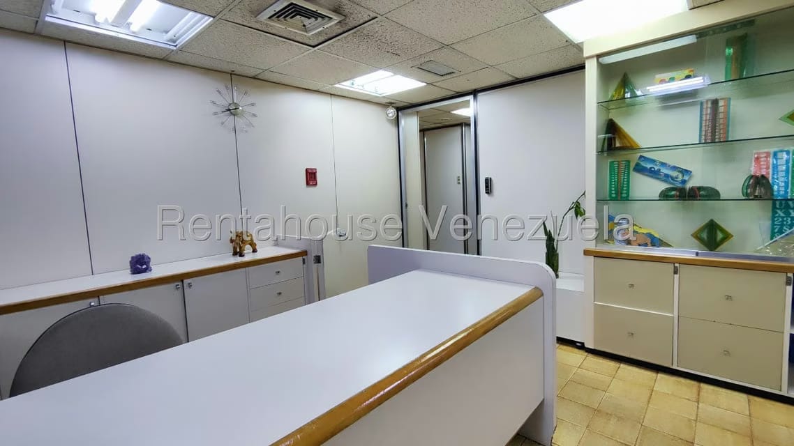 Comercial (Galpon - Deposito) en Venta en San Bernardino, Distrito Metropolitano - 5