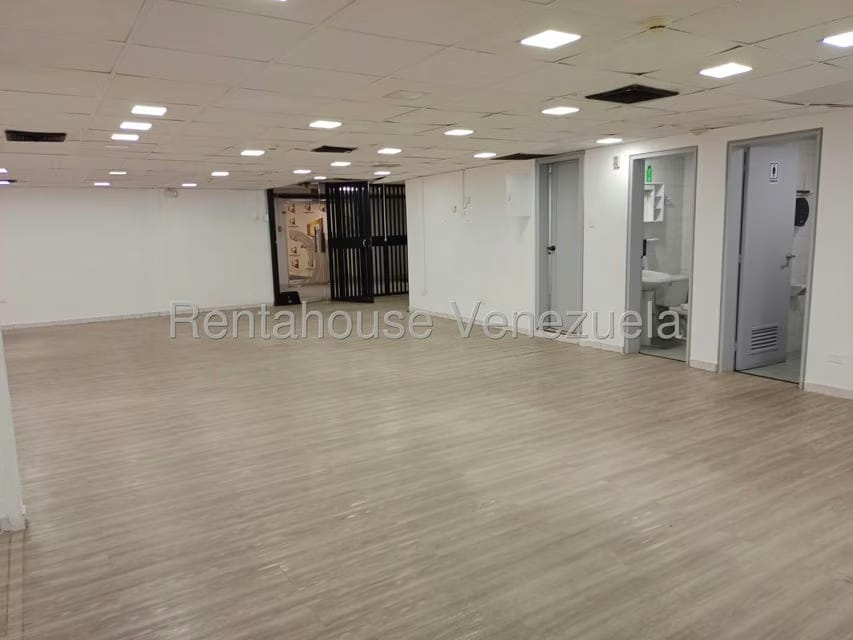 Comercial (Local Comercial) en Venta en Prebo I, Carabobo - 3