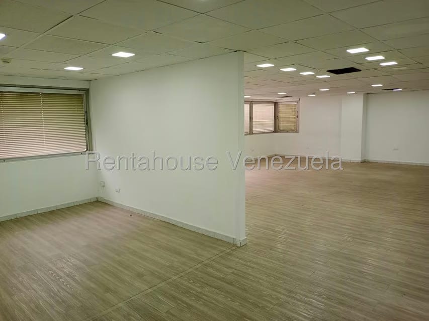 Comercial (Local Comercial) en Venta en Prebo I, Carabobo - 4