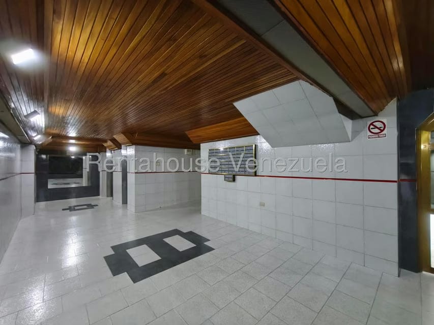 Apartamento (1 Nivel) en Venta en Avenida Victoria, Aragua - 2