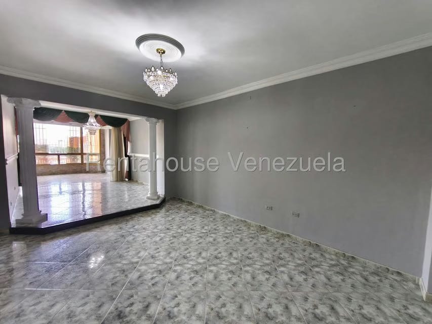 Apartamento (1 Nivel) en Venta en Avenida Victoria, Aragua - 3