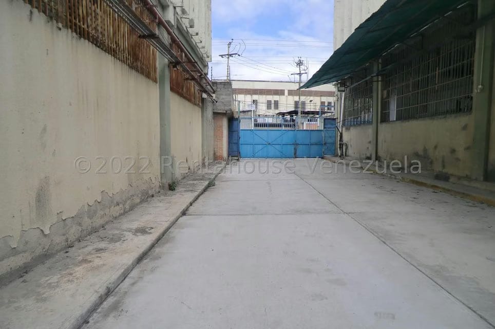 Comercial (Galpon - Deposito) en Alquiler en Terrinca, Miranda - 2