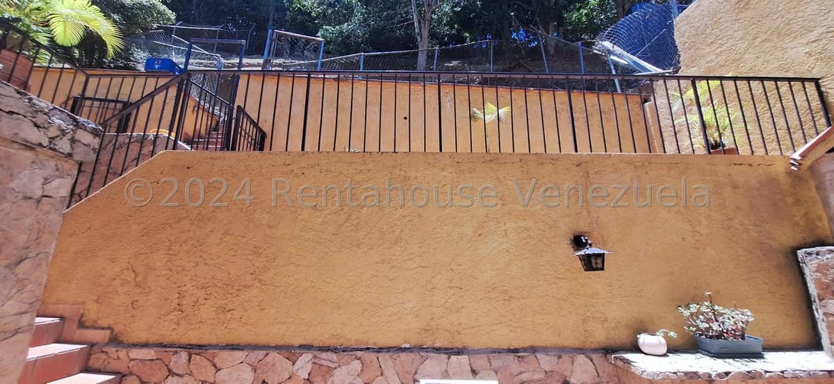 Casa (Duplex) en Venta en Los Naranjos del Cafetal, Distrito Metropolitano - 23